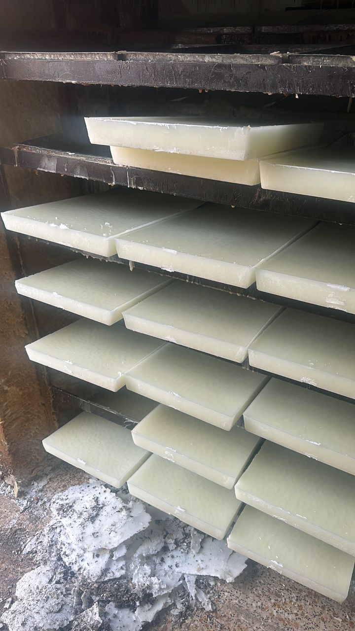 پارافین جامد ۱ تا ۸ درصد سبک و سنگین